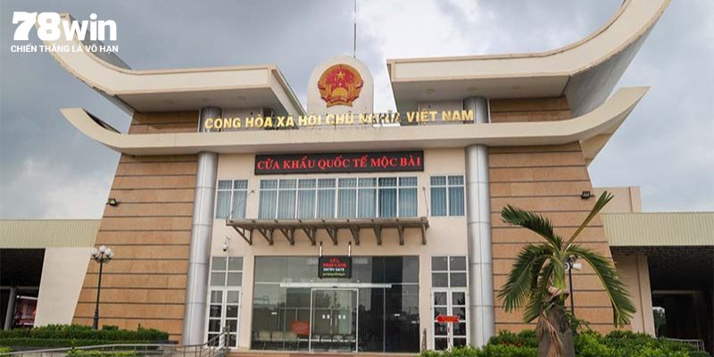 Mộc Bài về đêm có tọa lạc ở đâu?